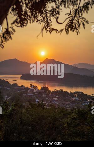 Blick auf den Mekong-Fluss vom Phousi-Hügel, Luang Prabang, Laos Stockfoto