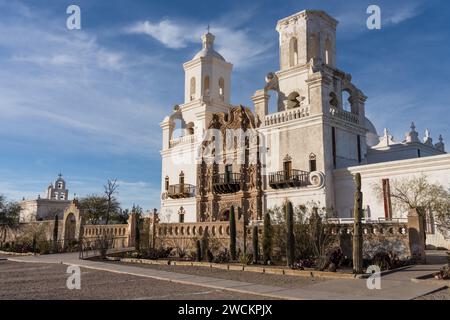 Mission San Xavier del Bac, Tucson Arizona. Erbaut im Barockstil mit maurischer und byzantinischer Architektur. Stockfoto