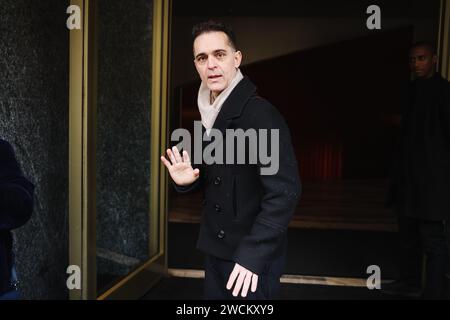 Mailand, Italien. Januar 2024. Pedro Alonso nimmt am 15. Januar 2024 an der Milan Fashion Week Herrenmode Herbst/Winter 2024/2025 in Mailand Teil. (Foto: Alessandro Bremec/NurPhoto) Credit: NurPhoto SRL/Alamy Live News Stockfoto