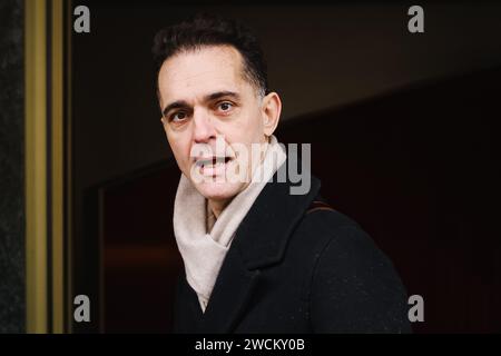 Mailand, Italien. Januar 2024. Pedro Alonso nimmt am 15. Januar 2024 an der Milan Fashion Week Herrenmode Herbst/Winter 2024/2025 in Mailand Teil. (Foto: Alessandro Bremec/NurPhoto) Credit: NurPhoto SRL/Alamy Live News Stockfoto