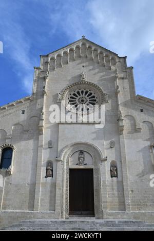 Titolo: Eine alte Kirche in Matera, einer antiken Stadt in Basilicata, Italien. Titolo: Eine alte Kirche in Matera, einer antiken Stadt in Basilicata, Italien. Stockfoto