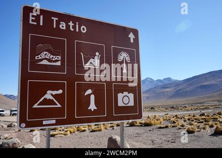 Schild am Eingang zum geothermischen Feld El Tatio. San Pedro de Atacama, Chile. Stockfoto