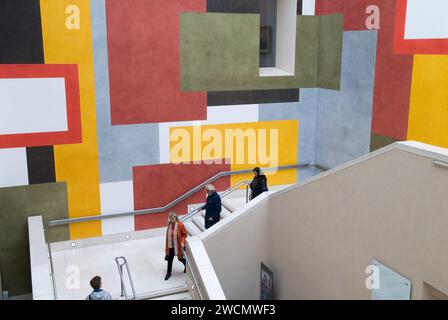 Manton Staircase Tate Britain Art Gallery ein Werk des Künstlers David Tremlett namens Drawing for Free Thinking. Millbank, London, England, 25. Mai 2013 2010, UK HOMER SYKES Stockfoto