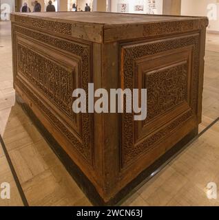 Hölzerner Cenotaph von al-'Aquli, 1328, Ilchaniden-Zeit, Irak-Museum, Bagdad Stockfoto