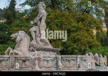 Detaillierter Blick auf den Neptunbrunnen um 1900, im Garten der Villa del Principe, hinter dem Hafen mit erhöhter Straße, Palazzo di Andrea Stockfoto