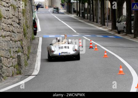 Mille Miglia 2014 oder 1000 Miglia, Nr. 366, Porsche 550 Spyder RS, Baujahr 1955, Oldtimer-Rennen, San Marino, Italien Stockfoto