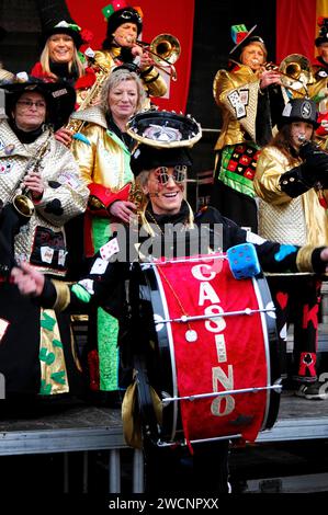 Musiker der Guggenmusikgruppe Rematalgugga Baebenga, Deutschland, 30. Internationales GUGGENMUSIK-TREFFEN 02. Und 03. Februar 2013 in Schwäbisch Stockfoto