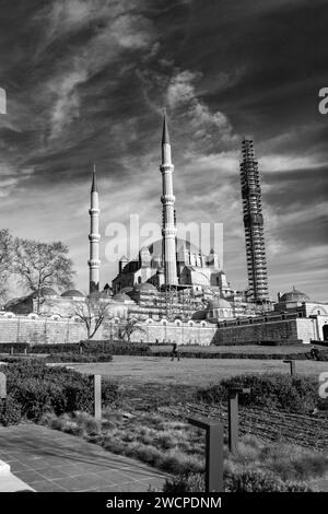 Edirne, Turkiye – 14. Januar 2024: Die Selimiye-Moschee ist eine osmanische Kaisermoschee in Edirne, Turkiye. Sie wurde von Sultan Selim II. In Auftrag gegeben Stockfoto