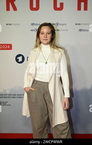 Sonja Gerhardt bei der Premiere der ARD und CBS TV-Serie 'Oderbruch' im CineStar CUBIX am Alexanderplatz. Berlin, 16.01.2024 Stockfoto