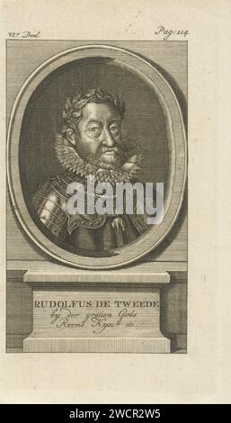 Porträt von Rudolf II. Von Habsburg, deutscher Kaiser Christian Friedrich Fritzsch (zugeschrieben), 1753 Druck Porträtbüste im Oval von Rudolf II. Von Habsburg, deutscher Kaiser, in Rüstung, an der das Symbol des Ordens vom Goldenen Vlies hängt. Lorbeerkranz auf dem Kopf. Unter dem Oval sind sein Name und sein Titel auf einem Sockel aufgeführt. Links und oben rechts markiert: Visionärer Teil - Seite: 114. Papierätzung Ritterorden des Goldenen Vlies Stockfoto