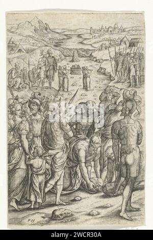 Israeliten überqueren den Jordaan, Pieter Huys, nach Chrispijn van den Broeck, nach Pieter van der Borcht (I), 1571 drucken die Israeliten ziehen über den getrockneten Jordaan. Einige von ihnen absorbieren Steine vom Boden. Im Hintergrund stehen Priester mit der Bundeslade, dahinter bildet das Wasser des Flusses einen Damm. Antwerpener Papierstich während die Priester mit der Arche mitten im Jordanien bleiben und das Wasser auf wundersame Weise gestaut wird, überqueren die Israeliten den Fluss Stockfoto