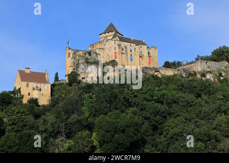 Die mittelalterliche Festung Château de Castelnaud (13. Bis 14. Jahrhundert) in Périgord Noir beherbergt das Museum des Mittelalters. Geschichte, Architektur, Stockfoto