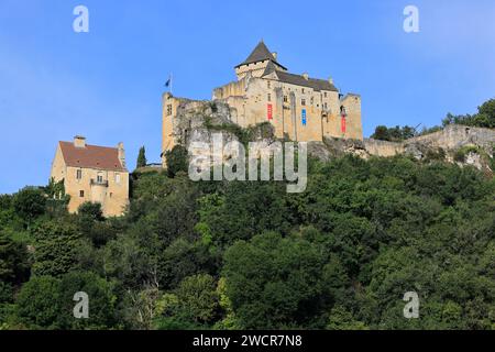 Die mittelalterliche Festung Château de Castelnaud (13. Bis 14. Jahrhundert) in Périgord Noir beherbergt das Museum des Mittelalters. Geschichte, Architektur, Stockfoto