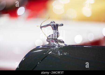 Philadelphia, PA, USA 17. Jan. 2024 Großaufnahme des Pierce-Arrow-Kapuzenornaments - Foto Credit, Don Mennig Alamy Live News Stockfoto