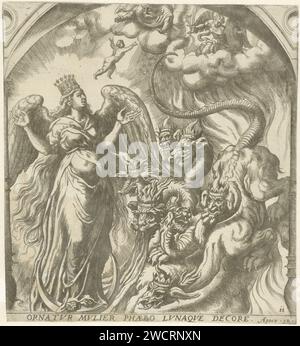 Erscheinungsbild der apokalyptischen Frau und des siebenköpfigen Drachen Gerard van Groeningen, 1563–1574 Druck im Vordergrund eine Frau, bedeckt mit der Sonne und mit einer Krone von zwölf Sternen. Sie ist auf einem Halbmond. Neben ihr ein großer Drache mit sieben gekrönten Häuptern. Mit seinem Schwanz zieht der Drache die Sterne in den Himmel. In der Luft fliegt das neugeborene Kind der Frau, die den Drachen verschlingen wollte, zu Gott im Himmel. Neben Gott der Engel Michael (op. 12,1-6). Antwerpener Papiergravur / Gravur eine schwangere Frau, bekleidet mit der Sonne und auf dem Mond stehend, erscheint; sie wird bedroht Stockfoto