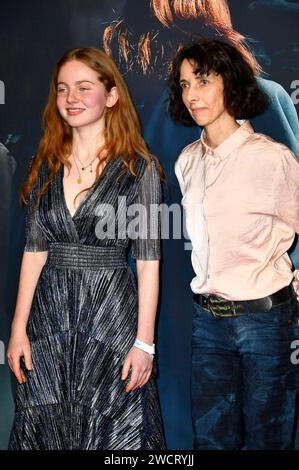 Alix Heyblom und Uta Janietz bei der Premiere der ARD Mystery-Crime-Serie Oderbruch im CineStar Cubix am Alexanderplatz. Berlin, 16.01.2024 *** Alix Heyblom und Uta Janietz bei der Premiere der ARD-Mystery-Krimi-Serie Oderbruch im CineStar Cubix am Alexanderplatz Berlin, 16 01 2024 Foto:Xn.xKubelkax/xFuturexImagex oderbruch 4202 Stockfoto
