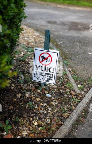 Ja! Dog Fouling Markierungsschild, wo der Hundekot gefunden wurde. Stockfoto