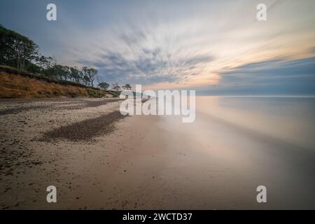 Sonnenaufgang am Strand von Covehithe, Suffolk Covehithe, Juli 2023 Stockfoto