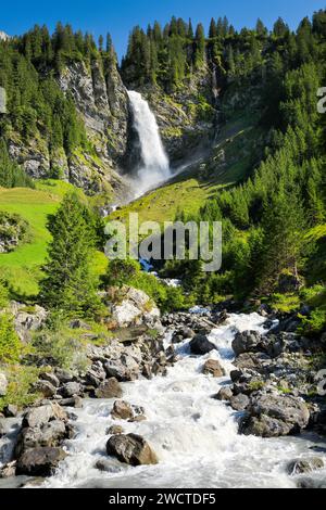 Stäubifall - 100 m, Alp Aesch, URI, Schweiz Stockfoto