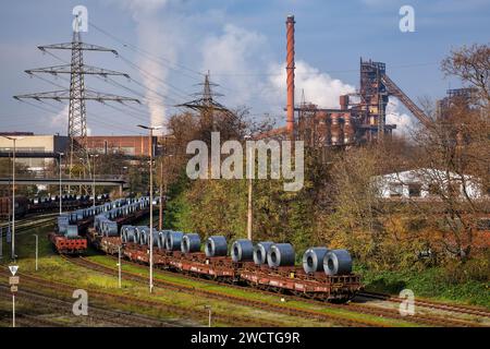 Duisburg, Ruhrgebiet, Nordrhein-Westfalen, Deutschland - ThyssenKrupp Steel Europe, hier Hochofen Schwelgern 2 in Duisburg-Marxloh, vorne Stahl Stockfoto