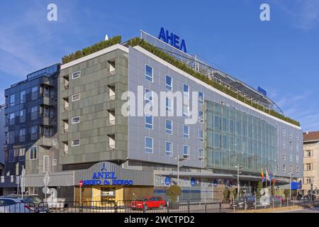 Sofia, Bulgarien - 16. Oktober 2023: Hotel Ael Casino und Bingo Building am Todor Alexandrov Boulevard am sonnigen Herbsttag. Stockfoto