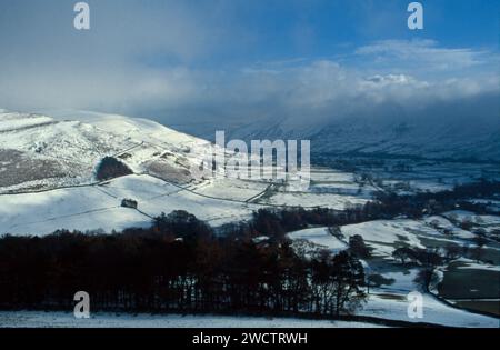 Wintertag Grindslow Knoll am südlichen Rand des Kinder Scout Edale Derbyshire England Stockfoto