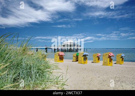 Strand und Pier im Seaside Resort Timmendorfer Strand, ostsee, Schleswig-Holstein, Deutschland Stockfoto