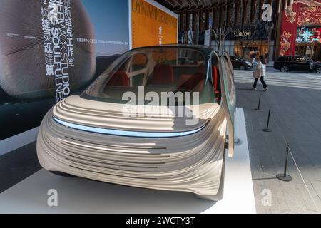 SHANGHAI, CHINA - 17. JANUAR 2024 - ein fahrerloser Concept Car AIRO ist außerhalb des BFC Bund Financial Centre im Huangpu Bezirk von Shangh zu sehen Stockfoto