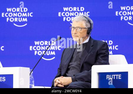 Davos, Schweiz. Januar 2024. Bill Gates, Co-Vorsitzender der Bill & Melinda Gates Foundation, nimmt an einer Veranstaltung des World Economic Forum (WEF) Teil. Die Jahrestagung des Weltwirtschaftsforums gilt als einer der wichtigsten Treffpunkte für Spitzenpolitiker, Spitzenmanager und Wissenschaftler. Quelle: Hannes P. Albert/dpa/Alamy Live News Stockfoto