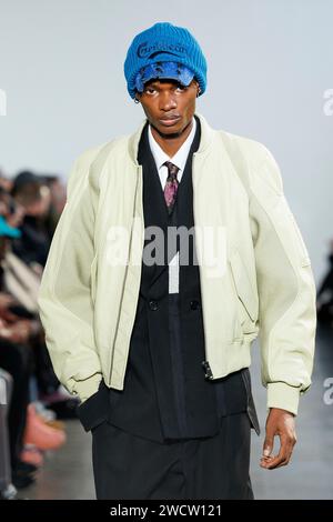 Paris, Frankreich. Januar 2024. BOTTER Herbst/Winter 2024-2025 Runway während der Paris Fashion Week Herrenmode am 2024. Januar in Paris; Frankreich 17/01/2024 Credit: dpa/Alamy Live News Stockfoto