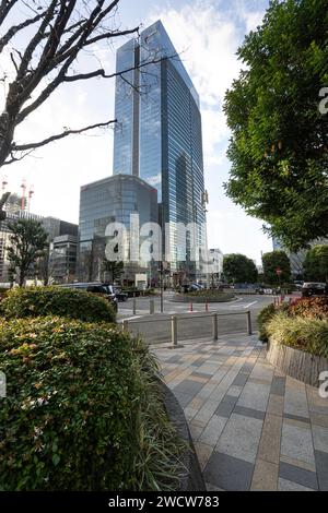 Tokio, Japan, Januar 2024. Außenansicht des Tokyo Midtown Yaesu Wolkenkratzers im Stadtzentrum Stockfoto