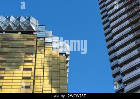 Tokio, Japan. Januar 2024. Panoramablick auf das Hauptgebäude der Asahi Group im Stadtzentrum Stockfoto