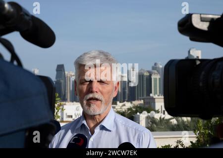 Katar, Doha. Januar 2024. Der tschechische Präsident Petr Pavel spricht während seines Besuchs in Katar, Doha, Katar, am 17. Januar 2024 mit Journalisten. Quelle: Michaela Rihova/CTK Photo/Alamy Live News Stockfoto