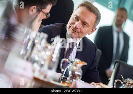 L-R Bundesjustizminister Marco Buschmann, Bundesfinanzminister Christian Lindner vor der Kabinettssitzung im Kanzleramt in Berlin am 17. Januar 2024. Kabinettssitzung im Kanzleramt *** L R Bundesjustizminister Marco Buschmann, Bundesfinanzminister Christian Lindner vor der Kabinettssitzung im Kanzleramt in Berlin am 17. Januar 2024 Kabinettssitzung im Kanzleramt Stockfoto