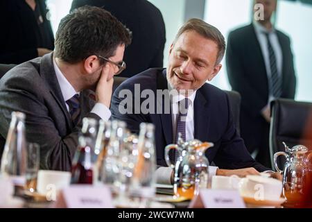 L-R Bundesjustizminister Marco Buschmann, Bundesfinanzminister Christian Lindner vor der Kabinettssitzung im Kanzleramt in Berlin am 17. Januar 2024. Kabinettssitzung im Kanzleramt *** L R Bundesjustizminister Marco Buschmann, Bundesfinanzminister Christian Lindner vor der Kabinettssitzung im Kanzleramt in Berlin am 17. Januar 2024 Kabinettssitzung im Kanzleramt Stockfoto