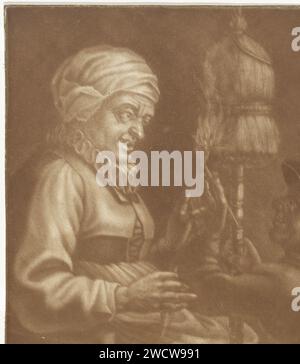 Alte Frau mit einem Spinnröck, anonym, 1650 - 1800 drucken eine alte Frau mit einem Spinnröck in der Hand. Vor ihr steht ein Mann mit einem brennenden Rohr. Papier in Brand, Feuer. Pfeife  Tabak Stockfoto