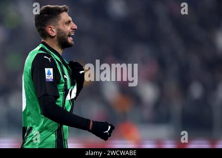 Turin, Italien. Januar 2024. Domenico Berardi von uns Sassuolo gibt während des Fußballspiels der Serie A zwischen Juventus FC und uns Sassuolo am 16. Januar 2024 im Allianz Stadium in Turin, Italien. Quelle: Marco Canoniero/Alamy Live News Stockfoto