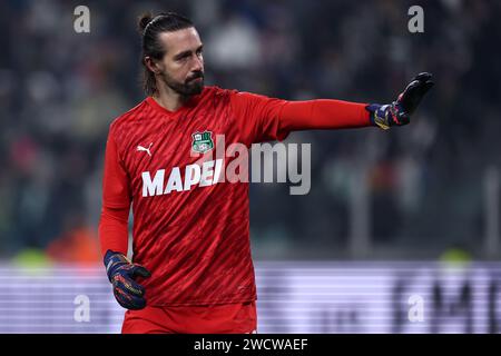 Turin, Italien. Januar 2024. Andrea Consigli von uns Sassuolo gibt während des Fußballspiels der Serie A zwischen Juventus FC und uns Sassuolo am 16. Januar 2024 im Allianz Stadium in Turin, Italien. Quelle: Marco Canoniero/Alamy Live News Stockfoto