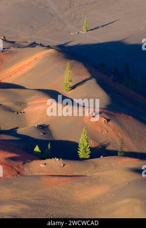 Fantastische Lavastrom aus Schlackenkegel, Lassen Volcanic Nationalpark, Kalifornien Stockfoto