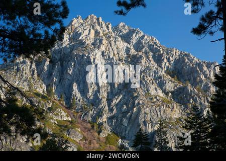 Ridgeline entlang des Eagle Lake Trail, Desolation Wilderness, Lake Tahoe Basin National Forest, Kalifornien Stockfoto