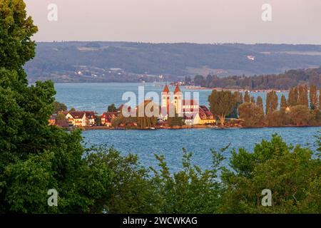 Deutschland, Baden Württemberg, Bodensee, Klosterinsel Reichenau, UNESCO-Weltkulturerbe, Reichenau-Niederzell, St. Peter und St. Paul Kirche Stockfoto