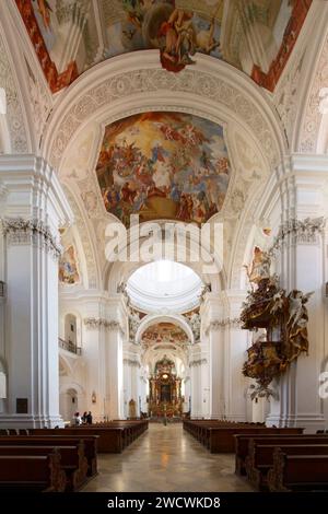 Deutschland, Bade Württemberg, Oberschwaben, Oberschwäbische Barockstraße, Weingarten, Klosterkirche Basilika St. Martin und Oswald Stockfoto