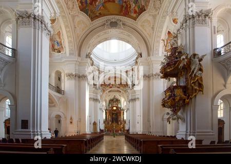 Deutschland, Bade Württemberg, Oberschwaben, Oberschwäbische Barockstraße, Weingarten, Klosterkirche Basilika St. Martin und Oswald Stockfoto