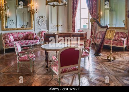 Frankreich, Yvelines, Versailles, Schloss von Versailles, das von der UNESCO zum Weltkulturerbe erklärt wurde, der Gesellschaftsraum des Petit Trianon Palace Stockfoto