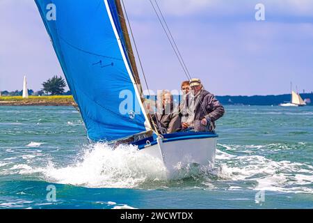 Frankreich, Morbihan, Golf von Morbihan, La Rieuse, Guepard Sloup houari von Navigator Eugene Riguidel, Golf Week 2023 Ausgabe Stockfoto