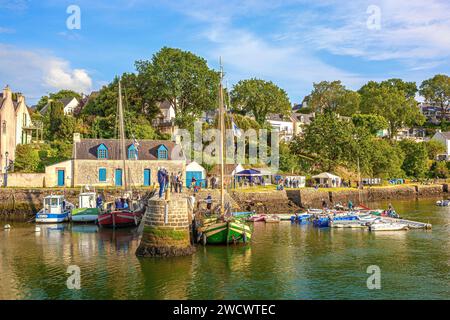 Frankreich, Morbihan, Golf von Morbihan, Ankerplatz von Arbeitsbooten auf dem Bono oder der Sal oder Bono ria, Ausgabe der Golfwoche 2023 Stockfoto