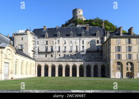 Ile de France Region, Val d'Oise, Schloss und Kerker von der Straße Stockfoto