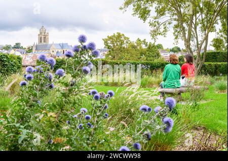 Frankreich, Val d'Oise, Pontoise, Turm der Kathedrale Saint-Maclou vom Park Camille Pissarro Stockfoto