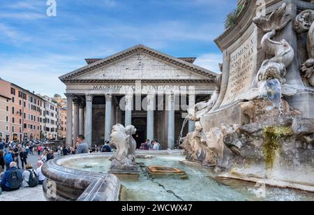 Italien, Latium, Rom, das Pantheon, Obelisk auf der Piazza della Rotonda Stockfoto