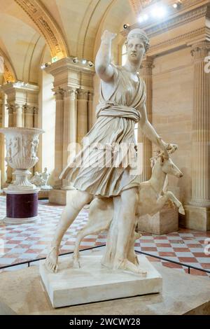 Frankreich, Paris, der Louvre, griechische Antiquitäten, klassische und hellenistische Kunst, Artemis bekannt als die Göttin der Jagd, bekannt als Diana von Versailles Stockfoto